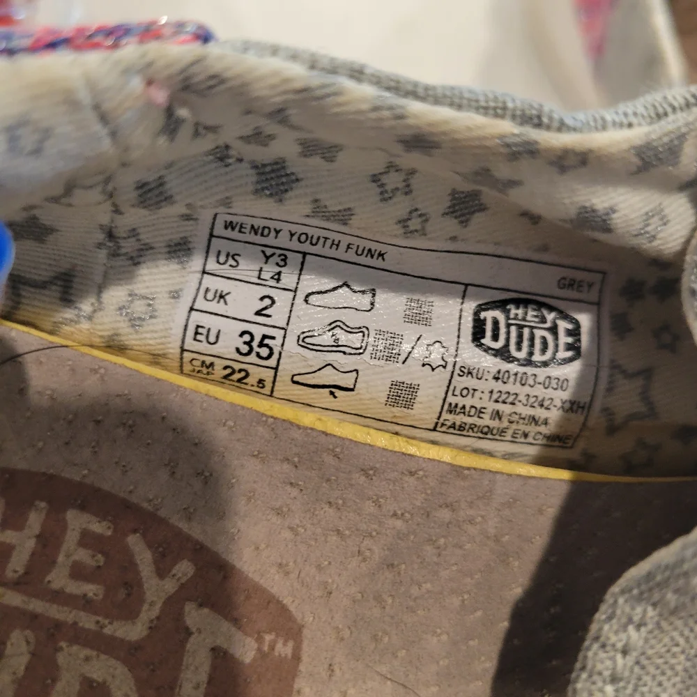 HEY DUDE WENDY YOUTH FUNK GRAY AND PINK SHOES SIZE 3